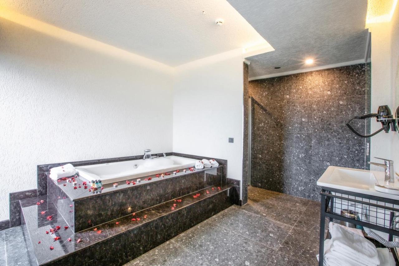 Nehir Otel Pelitli  Екстериор снимка