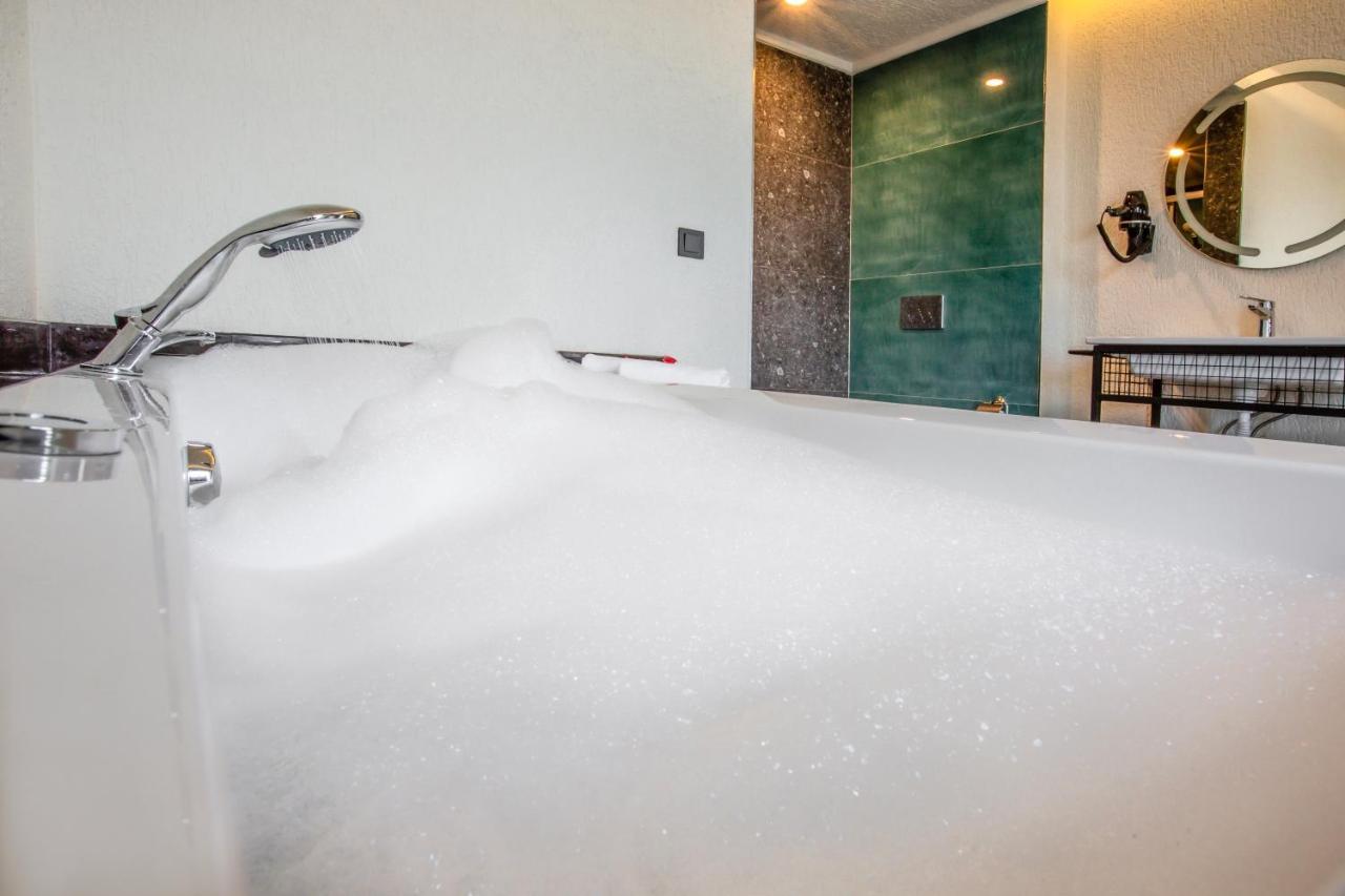 Nehir Otel Pelitli  Екстериор снимка