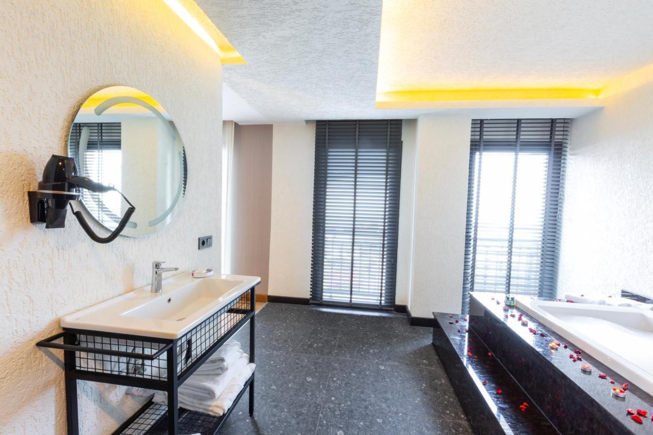 Nehir Otel Pelitli  Екстериор снимка